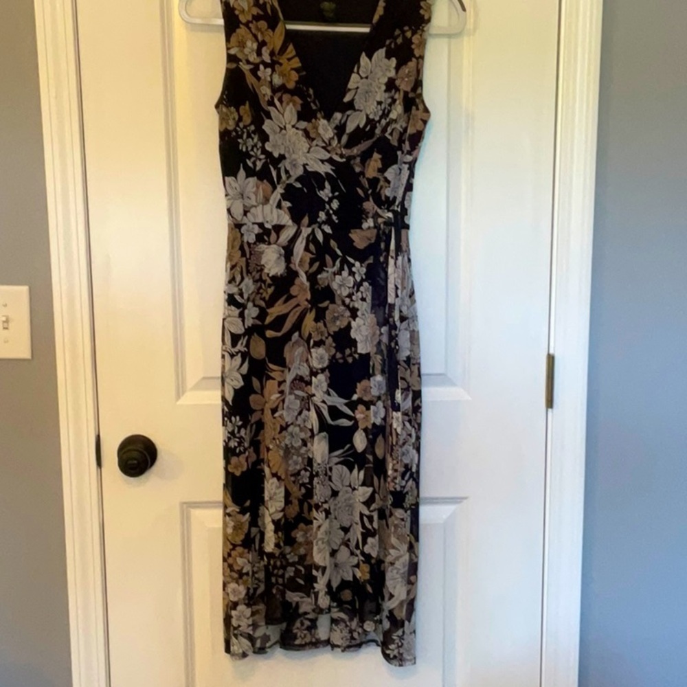 Floral Sleeveless Dress - Black and Cream